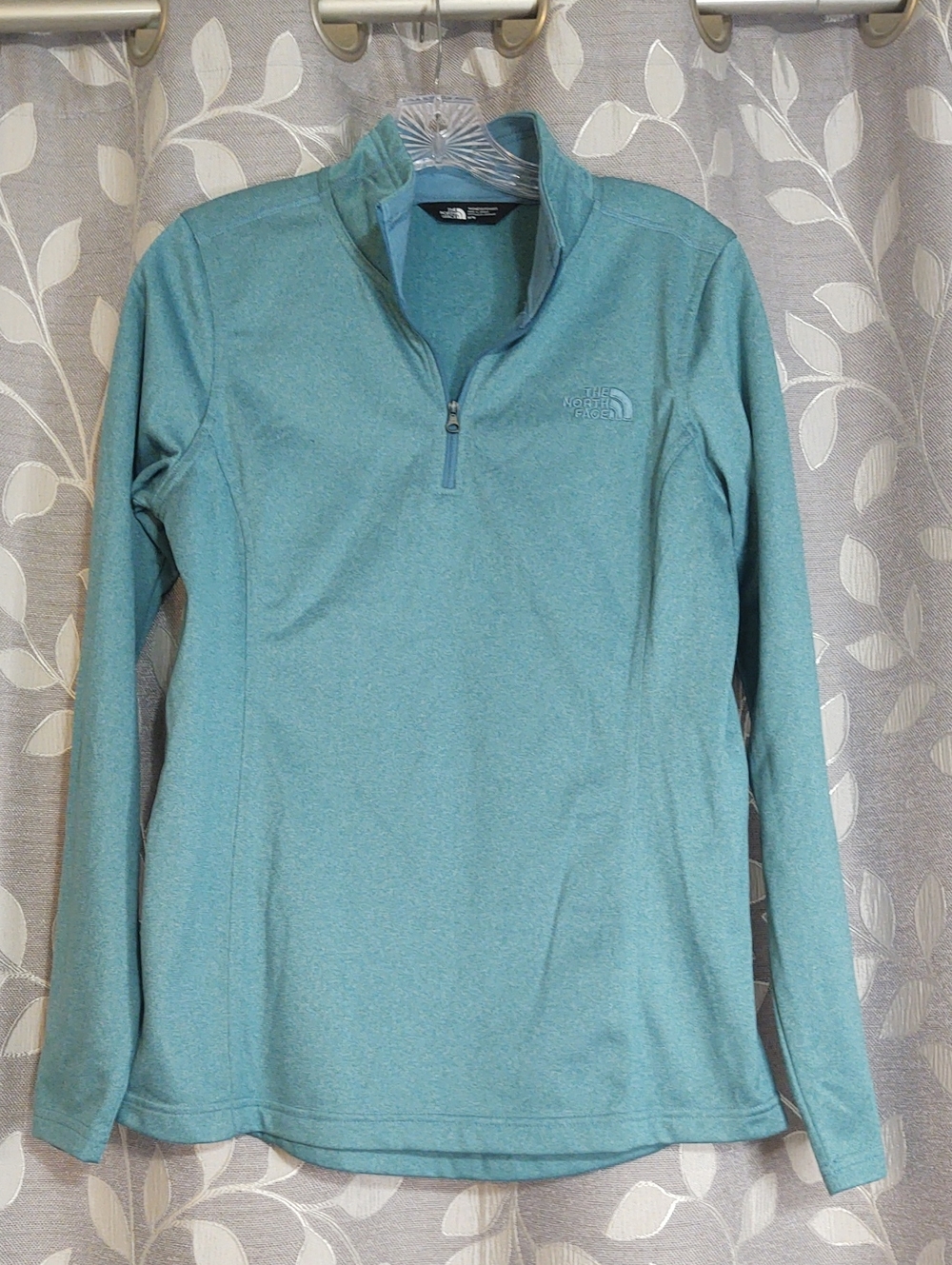The North Face Women’s Teal Quarter-Zip Performance Top size M